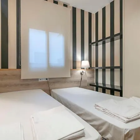 Modern And Bright In Eixample 5-2